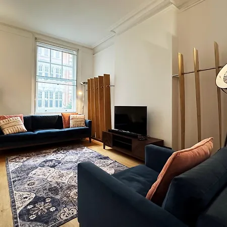 Theo's 2 Bedroom In