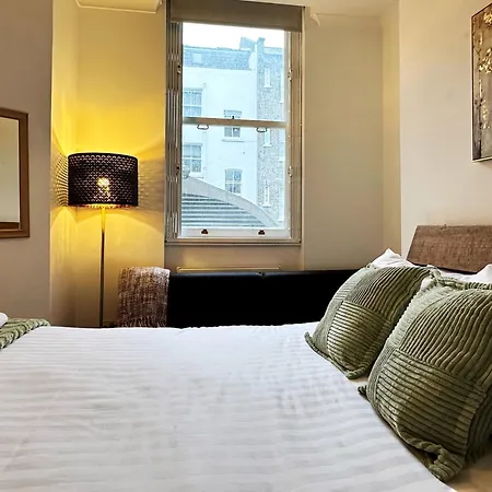 Theo's 2 Bedroom In Apartment London