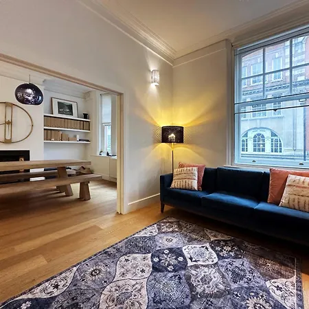 Theo's 2 Bedroom In Apartment