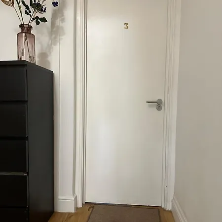Apartment Stunning One Bedroom Flat London