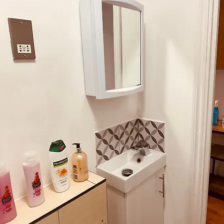 Stunning One Bedroom Flat