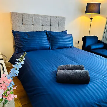 Stunning One Bedroom Flat *