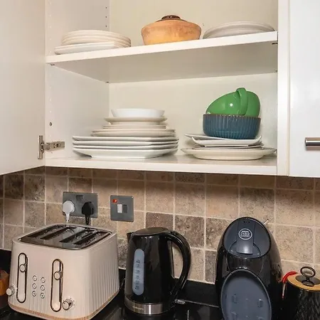 Discover 2 Bedroom In Kensington Apartment