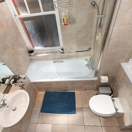 Discover 2 Bedroom In Kensington