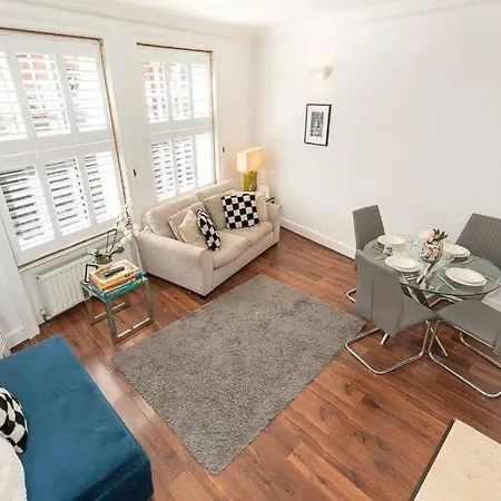 Discover 2 Bedroom In Kensington Apartment