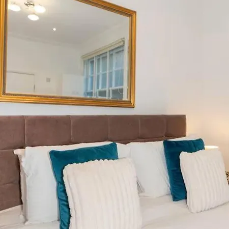 Discover 2 Bedroom In Kensington