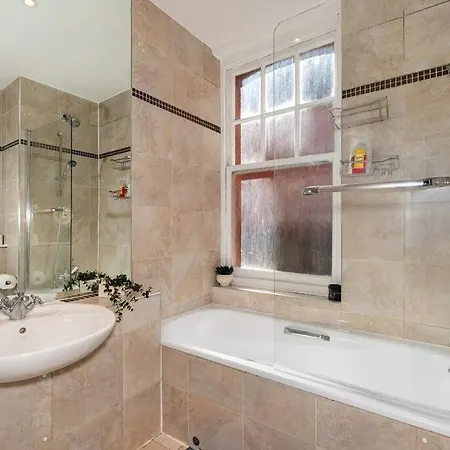 Apartment Discover 2 Bedroom In Kensington *
