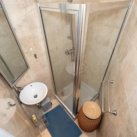 Discover 2 Bedroom In Kensington London