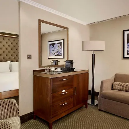 Doubletree By Hilton - West End Szálloda 4*