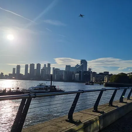 Luxury Apartment-business-relocation-canary Wharf Apartment