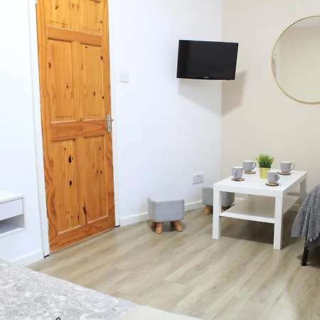 Modern Ground Floor Flat - 15 Min To Central Apartment