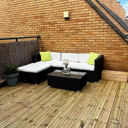 Spacious Mews Apartment, Clapham *