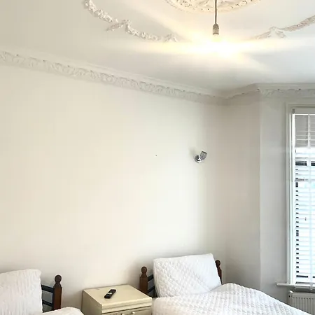 The London En-suite Hotel