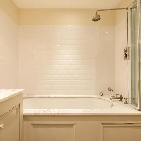 Apartment History - 3 Bedrooms In Kensington *
