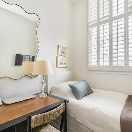 History - 3 Bedrooms In Kensington * London