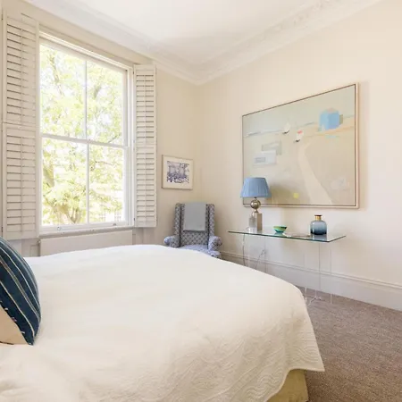 History - 3 Bedrooms In Kensington Apartment London