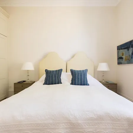Apartment History - 3 Bedrooms In Kensington *