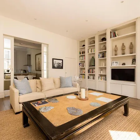 History - 3 Bedrooms In Kensington Apartment *