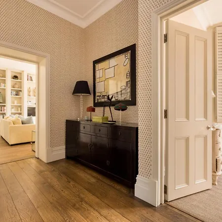 History - 3 Bedrooms In Kensington *