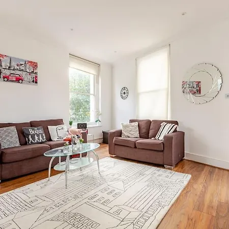 2 Bedroom Flat In St Johns Wood London