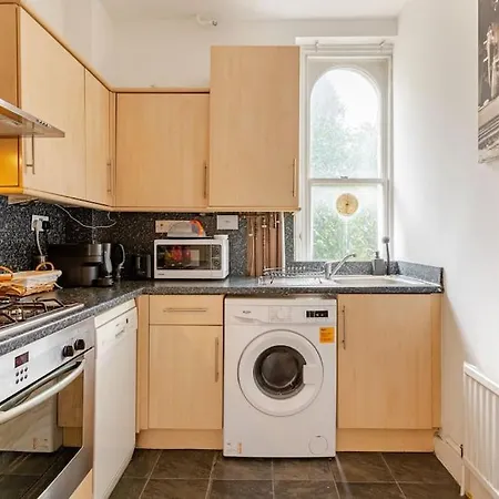 Apartment 2 Bedroom Flat In St Johns Wood *