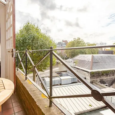 2 Bedroom Flat In St Johns Wood * London
