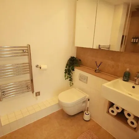 Ft6 Penthouse * London