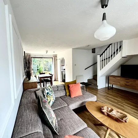 3 Bed House With Parking And Garden Near Tower Bridge Apartment