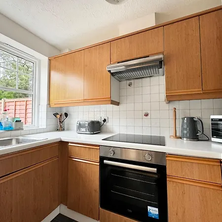 Apartment 3 Bed House With Parking And Garden Near Tower Bridge