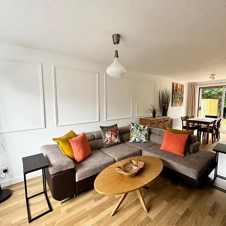 Apartment 3 Bed House With Parking And Garden Near Tower Bridge London