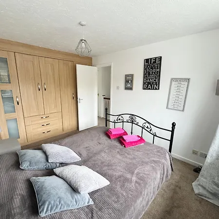 3 Bed House With Parking And Garden Near Tower Bridge Apartment *