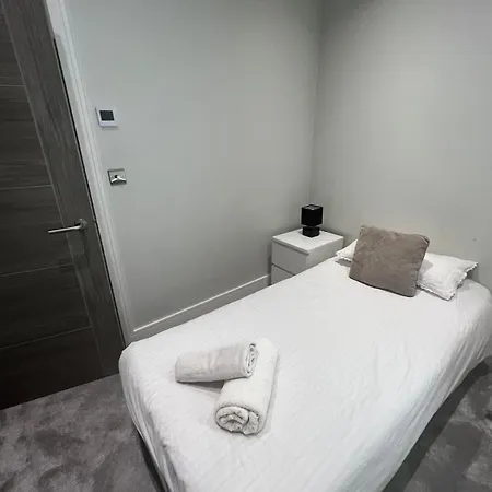 Amazing Single For A Single Travel Near Nothing Hill