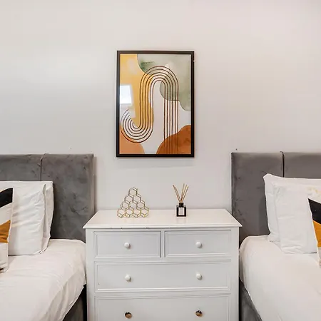 Stylish Near Wembley Stadium *