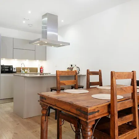 The Allcroft Apartment *