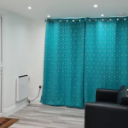Luxury With Parking Whole Unit To Yourself Apartment