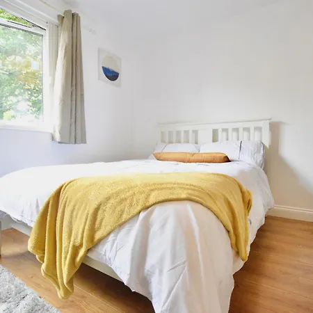 Full Close To Excel Centre, Airport , O2 Arena Londyn