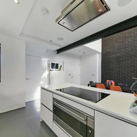 Apartment Brick House *