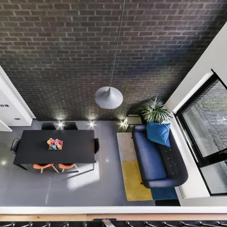 Apartment Brick House *
