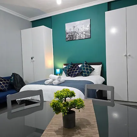 Cosy 3 Bedroom Flat Step Away From Paddington Apartment