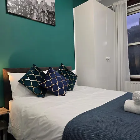 Cosy 3 Bedroom Flat Step Away From Paddington Apartment *