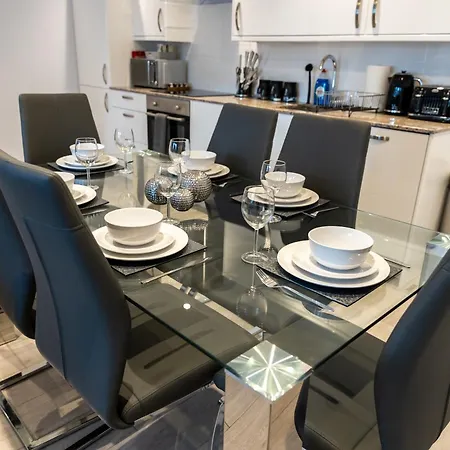 Apartment 2-bedroom Flats Near Heathrow That Are Cozy Ciean Secure
