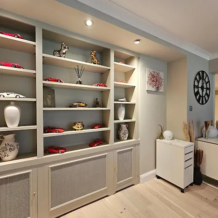 Stylish 2 Bedroom Paddington Hyde Park Apartment