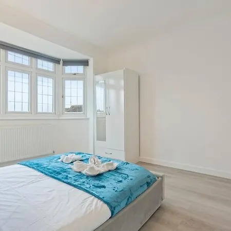 Amazing 3 Bed In Kent, Sleeps 6, Parking, Netflix Holiday home