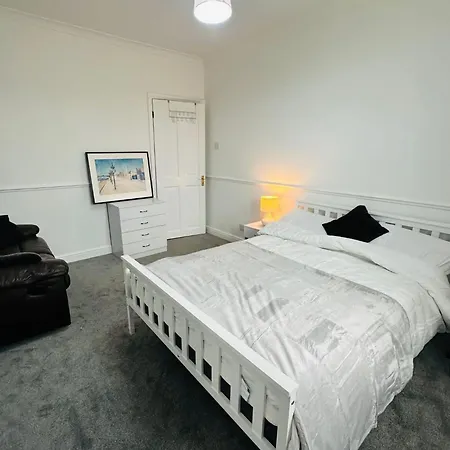 Prázdninový dům Cosy 2-bedroom Near Chadwell Heath Station Goodmayes