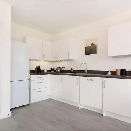 New Build Luxurious 2-bed Apartment