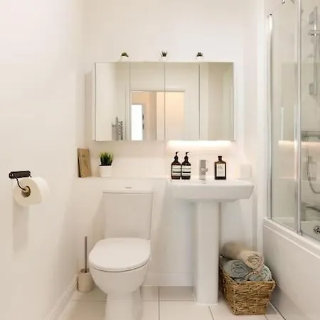 Apartment New Build Luxurious 2-bed Mill Hill