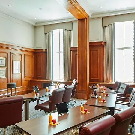 Marriott County Hall 5*