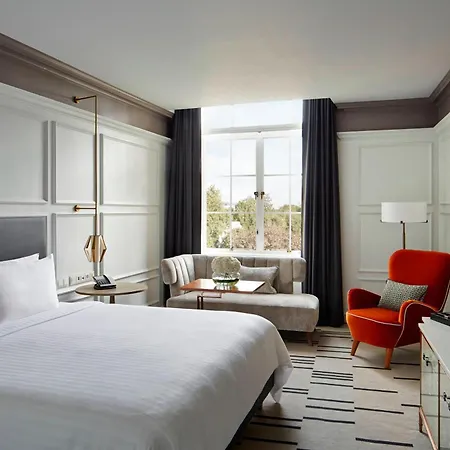 Marriott County Hall 5*