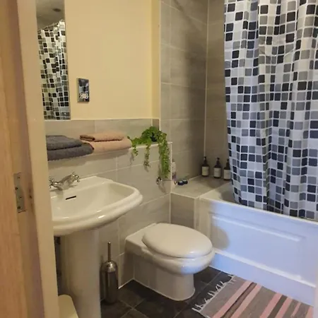 Double Room&private Bath Near The Square Mile * London