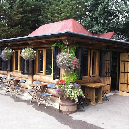 Tranquil Retreat In Hendon: Comfort & Style Await Apartment